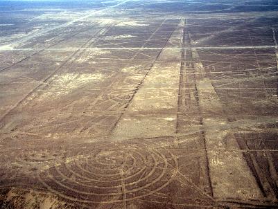La
                      spirale nella realt� con le piste accanto, si pu�
                      notare che nella mappa dell'istituto mancano le
                      linee rette che attraversano la spirale.