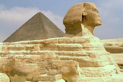 Antica civilt� di Giza
                      in Egitto, piramide con sfinge