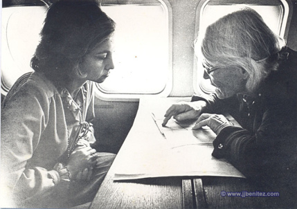 Maria Reiche im
                        November 1978 mit der K�nigin Sofia von Spanien