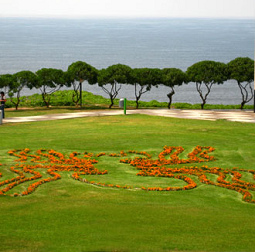 Maria-Reiche-Park in
                        Miraflores in Lima, die Figur der Spinne