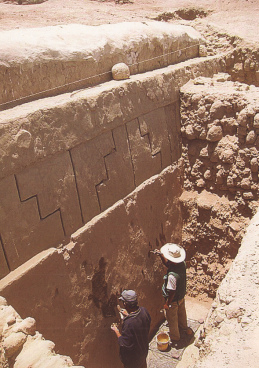 Der "Treppentempel" hat Mauern
                          mit einem Treppenmuster (Treppendesign)