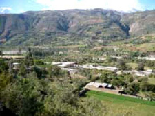 Cueva de Guitarrero,
                        alrededores con el valle del R�o Santa