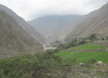 Sicht ins enge Pisco-Tal (03)