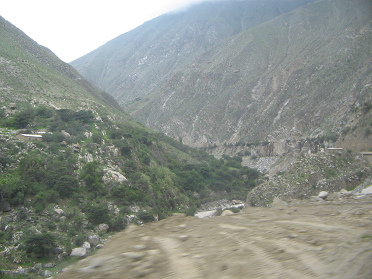 Sicht ins enge Pisco-Tal
                                      (04)