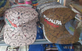 Shipibos
                              Kunsthandwerk 04: Kappen mit
                              Wasserboa-Design